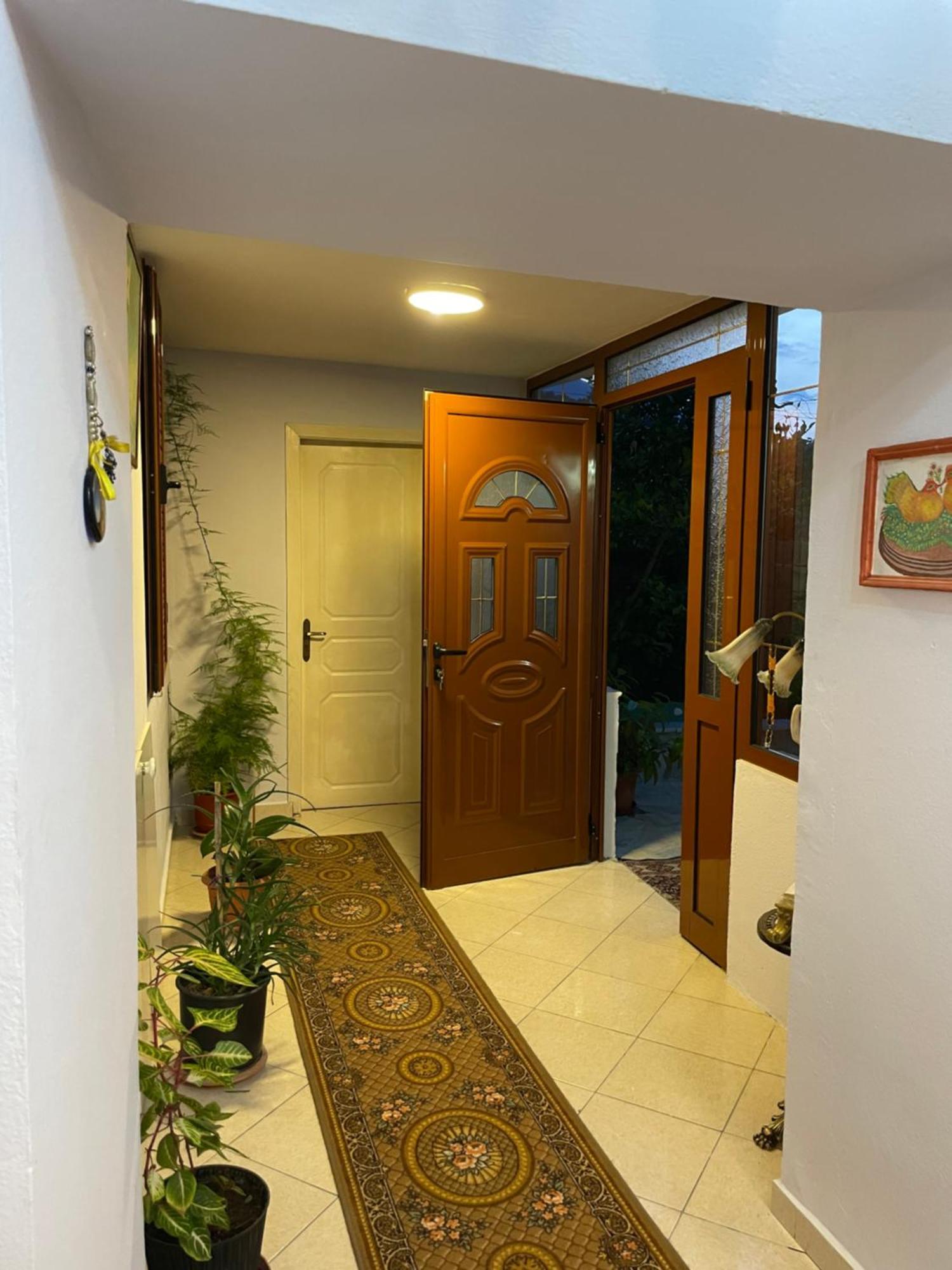 Luigi Guest House Гірокастра Екстер'єр фото
