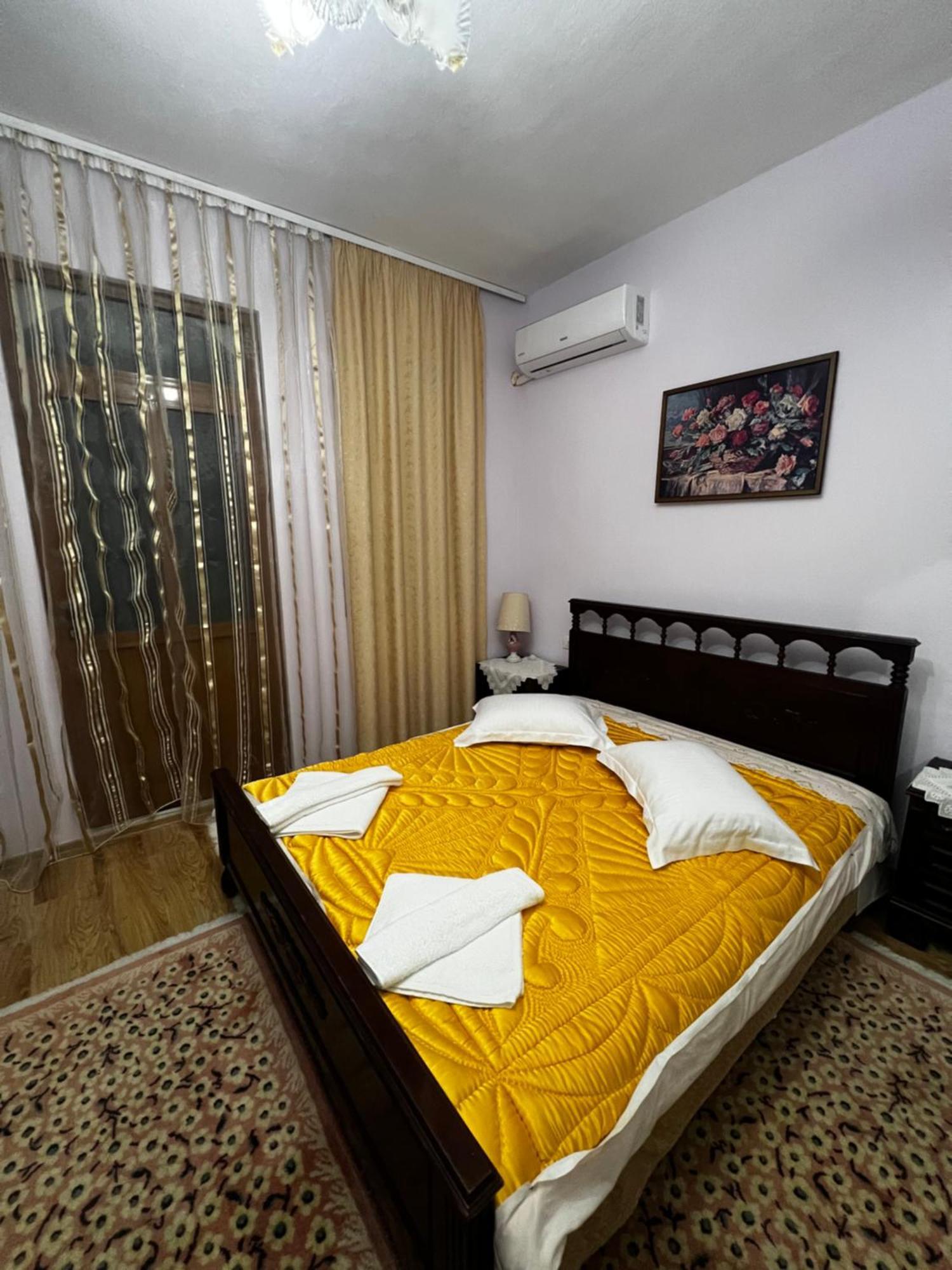 Luigi Guest House Гірокастра Екстер'єр фото